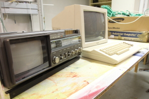 Bärvar radio/TV, Commodore 64C och kompositskärm